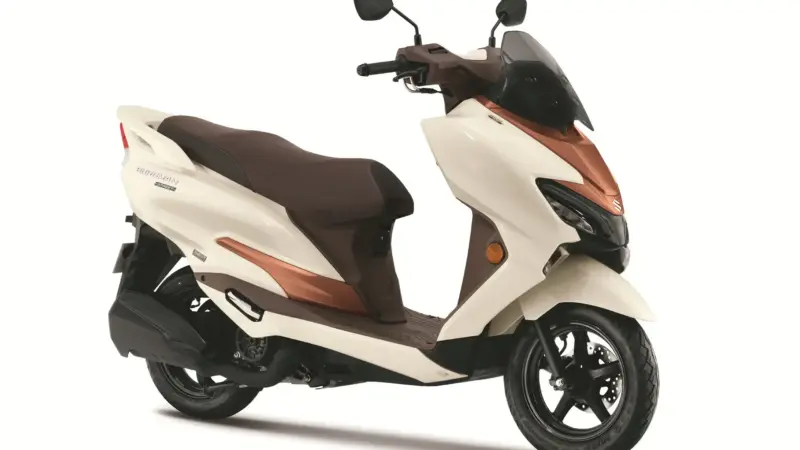 Suzuki Burgman Street reinventa el lujo urbano con un diseño más afilado y una fórmula más inteligente para el uso diario