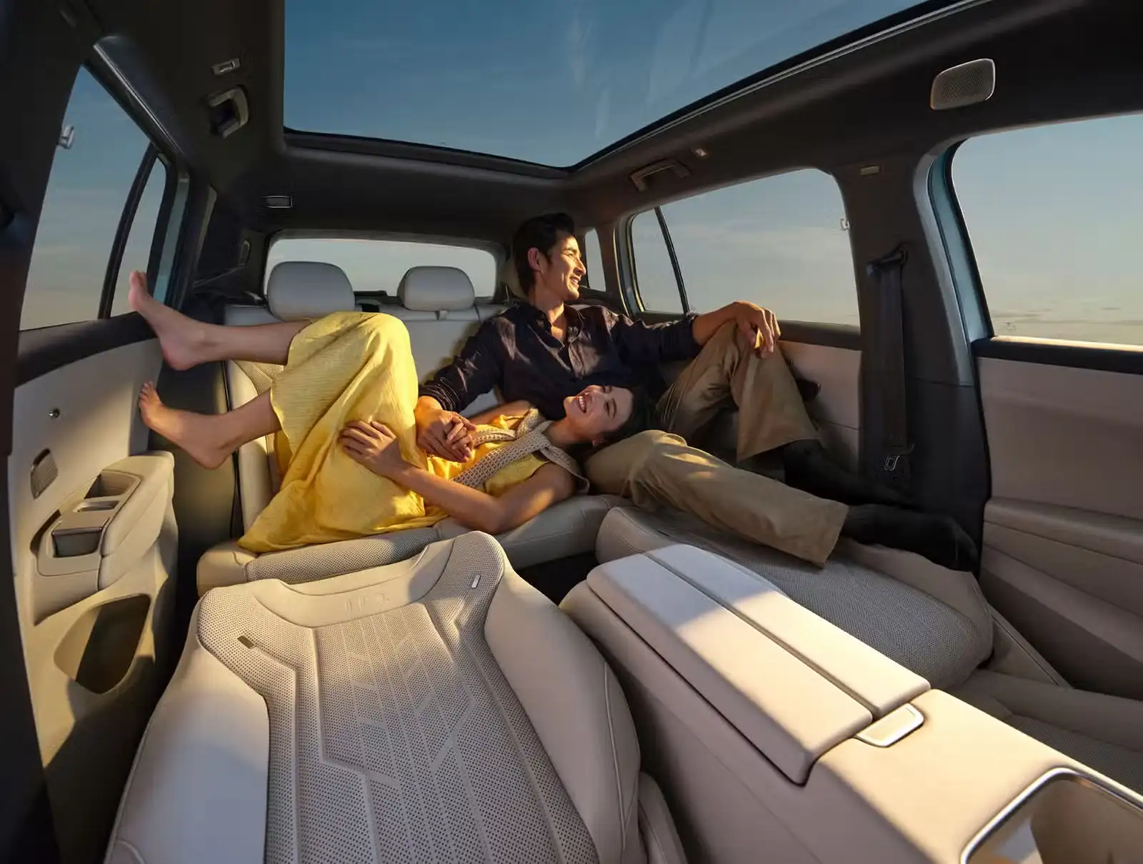FAW Volkswagen ID. AURA T6 - Beige Perforated Leather Rear Seat With Panoramic Sunroof